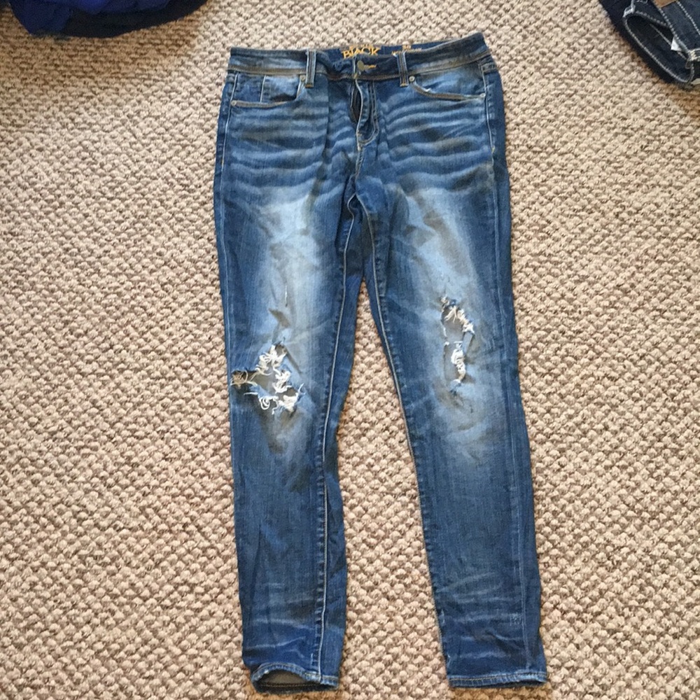 Buckle black distressed skinny
